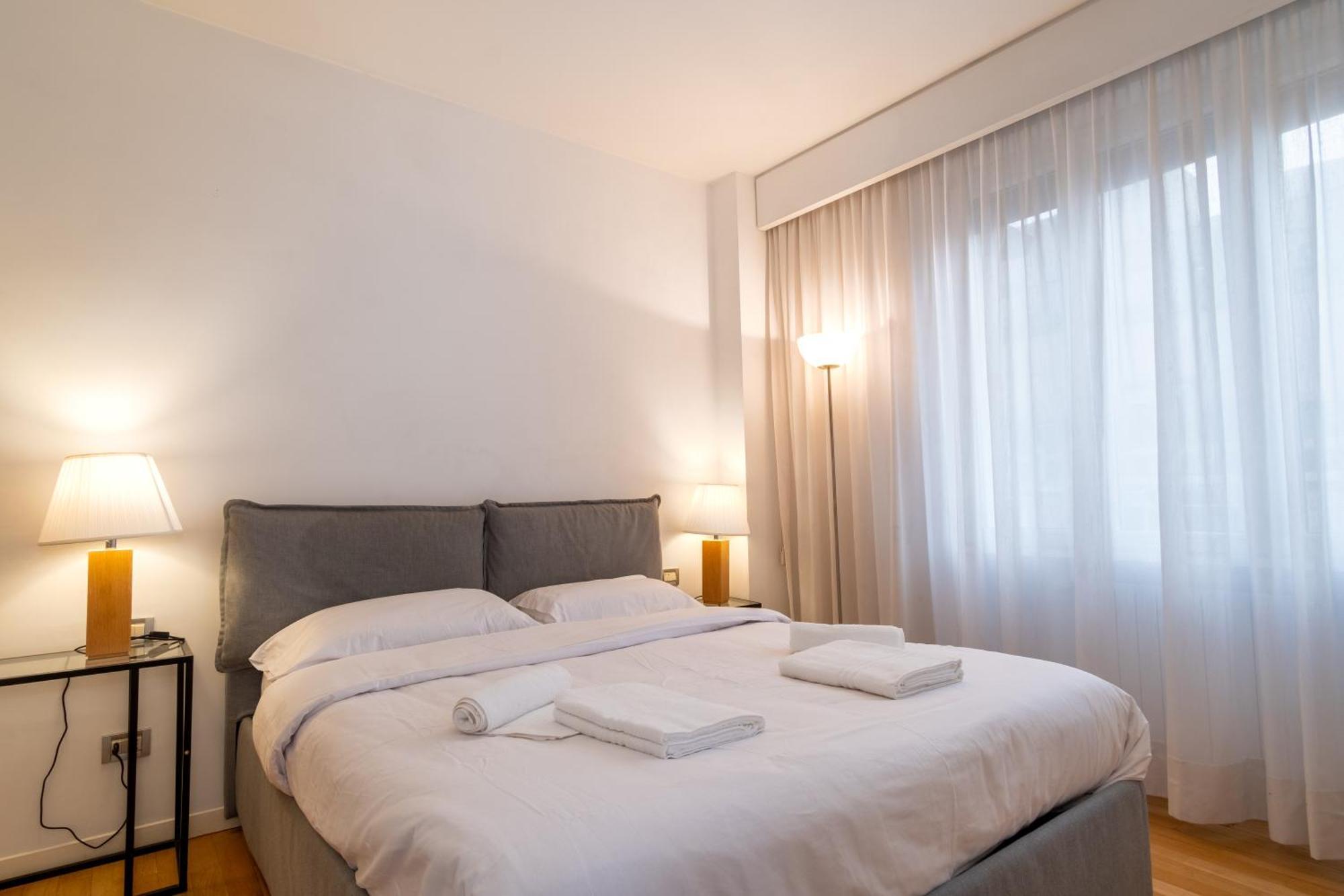 Attic With Terrace And Jacuzzi - Luxury Apartment Rome Exterior photo