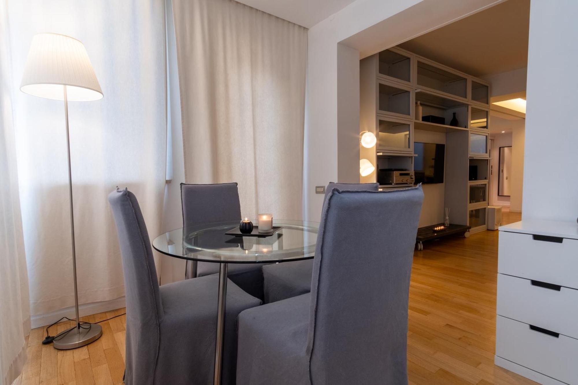 Attic With Terrace And Jacuzzi - Luxury Apartment Rome Exterior photo